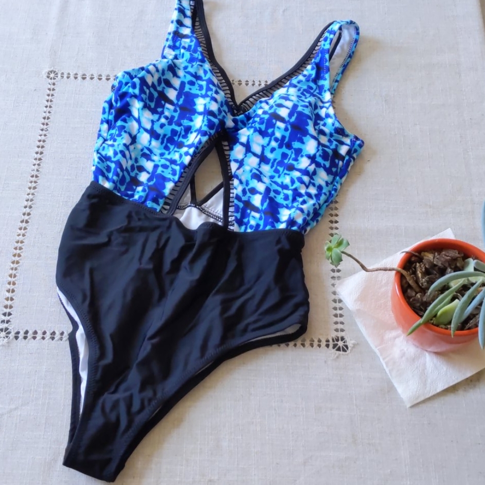 With free gift! Cupshe Women's One Piece Swimsuit box#2